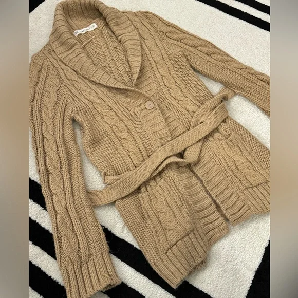 Zara knit Cardigan - Picture 2 of 6